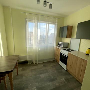 Червоної Калини просп. (Володимира Маяковського), 4-Б