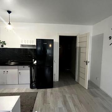 Василя Симоненка вул., 111