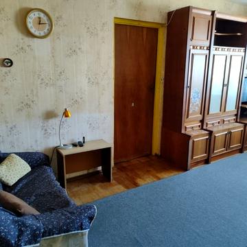 Лариси Руденко вул., 3-Б