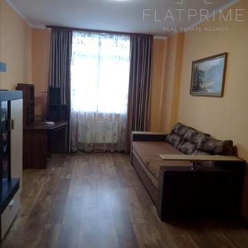 Воскресенська вул., 14-Б