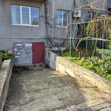 Заводська, 1