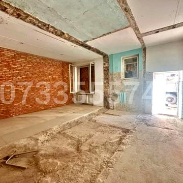 Космонавтів вул., 132-А