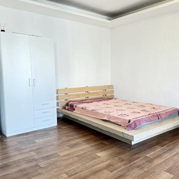 Героїв Дніпра вул., 3