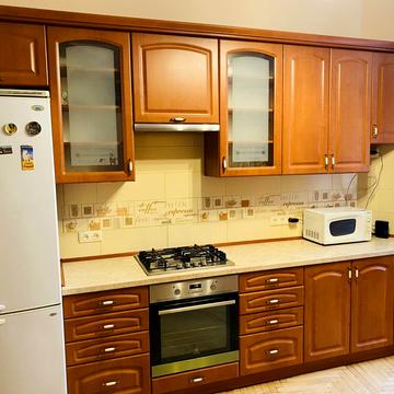 Омеляна Поповича вул., 5