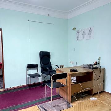 Торгова вул., 15