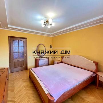 Жилянська вул., 72