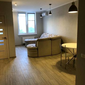 Ясинуватський пров., 10