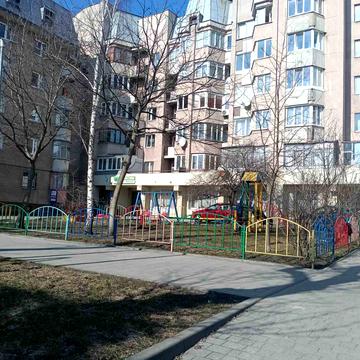 Крупярська вул., 8