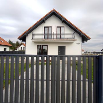 Спортивна, 1