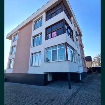 Довженка вул., 16