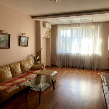 Володимира Івасюка просп. (Героїв Сталінграду), 6