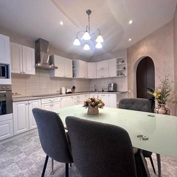 Бориспільська вул., 6