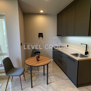 Юнацька вул., (Будинок Smart 11)