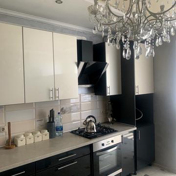 Небесної Сотні вул. (Кіквідзе), 66