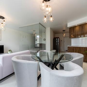 Академіка Глушкова просп., 9-В