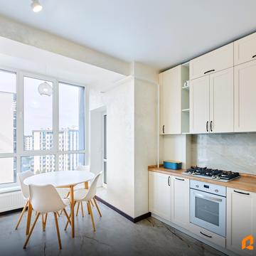 Героїв Небесної Сотні просп., (Будинок 28)