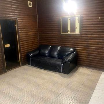 Універсальна вул., 3