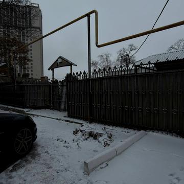 Золотий Берег вул., 2