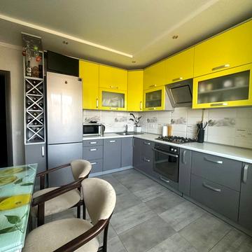 Пляжна вул., 12