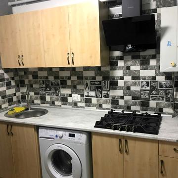 Богдана Хмельницького просп. (Героїв Сталінграда), 3