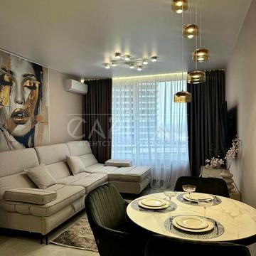 Причальна вул., 12