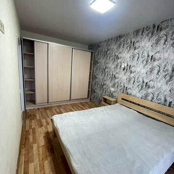 Героїв Майдану вул., 1