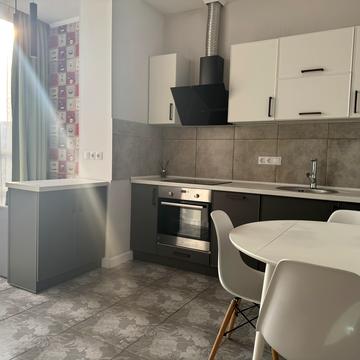 Кирило-Мефодіївська вул., 2