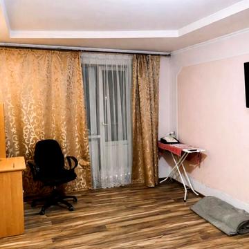 Дністерська вул., 2