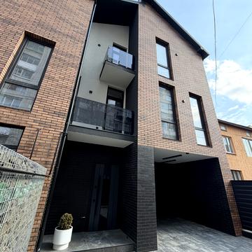 Євгена Патона вул.