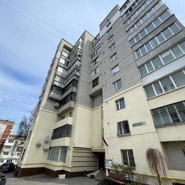 Коновальця вул., 10