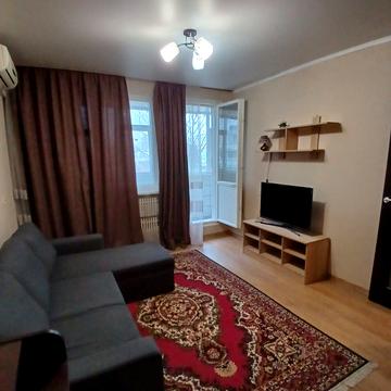 Метробудівників вул., 34