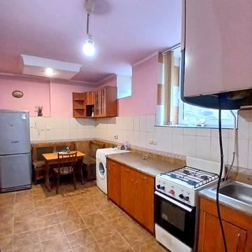 Ужгородська вул., 7