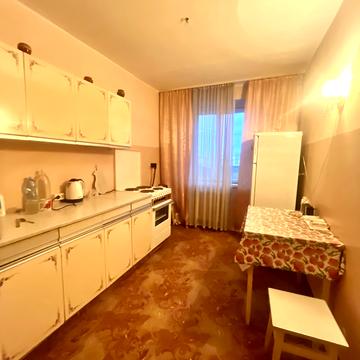 Голосіївський просп. (40-річчя Жовтня), 15