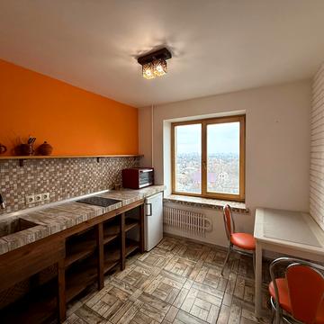 Донбасівський пров., 17