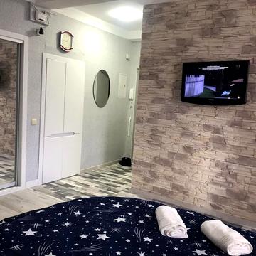 Велика Васильківська вул. (Червоноармійська), 114