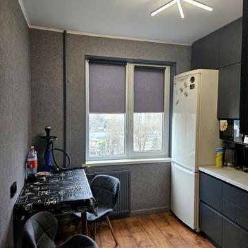 Небесної Сотні просп. (Маршала Жукова), 75