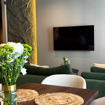 Героїв Майдану вул., (Будинок 6)