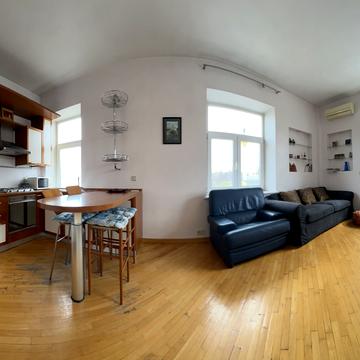 Хрещатик вул. (Kreschatic), 13