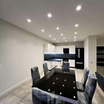 Дмитрівська вул., 75