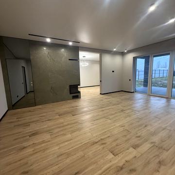 Молодіжна вул.