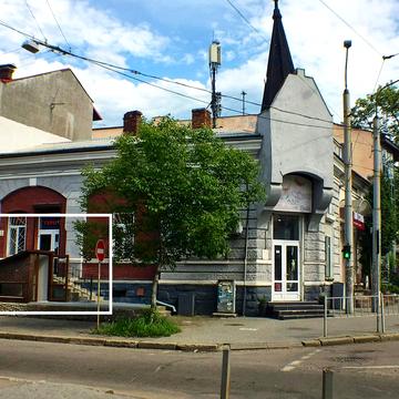 Тарнавського вул., 2