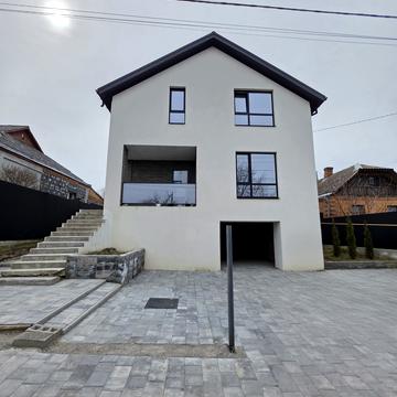 Миколи Стаховського вул. (Суворова), 20