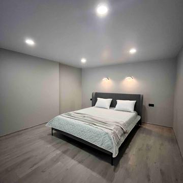 Нагірна вул., 16