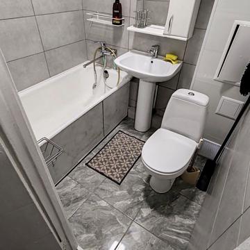 Вацлава Гавела бульв. (Івана Лепсе), 81