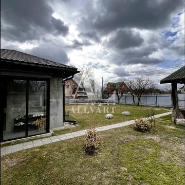 Стеценка вул., 30