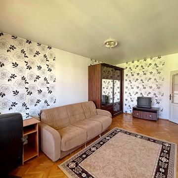 Миколи Лаврухіна вул., 7