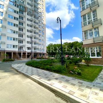 Академіка Заболотного вул., 15-Б