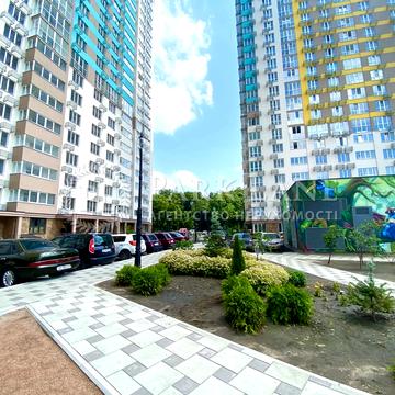 Академіка Заболотного вул., 15-Б