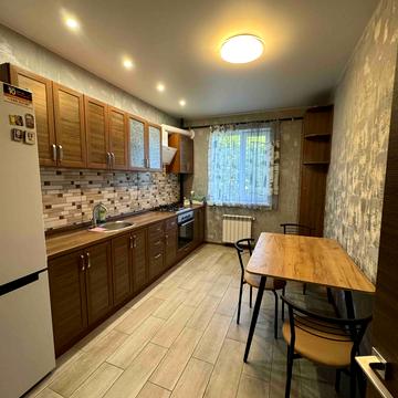 Полтавська вул., 3