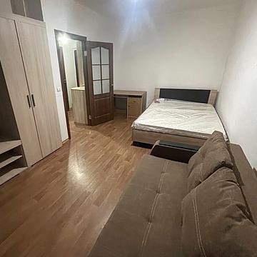 Бориса Гмирі вул., 12-Б